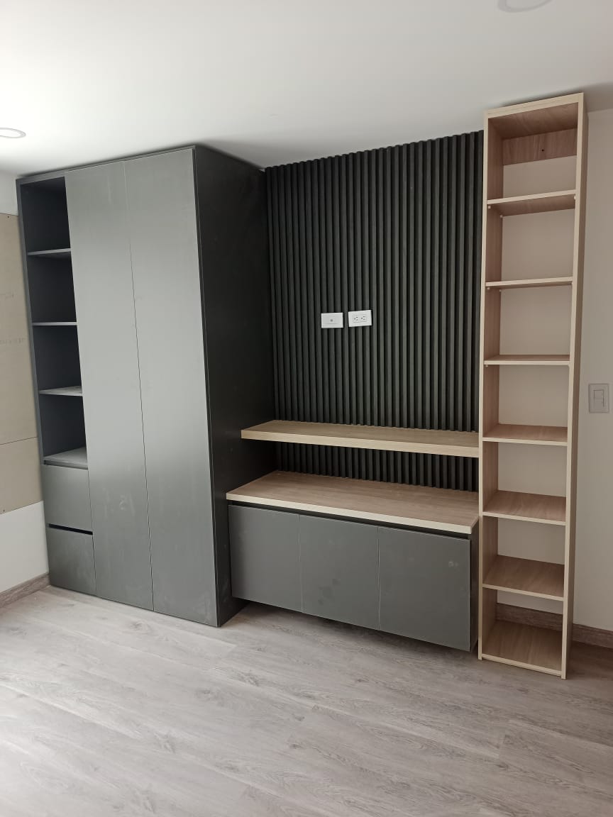 Mueble de TV con panel ripado