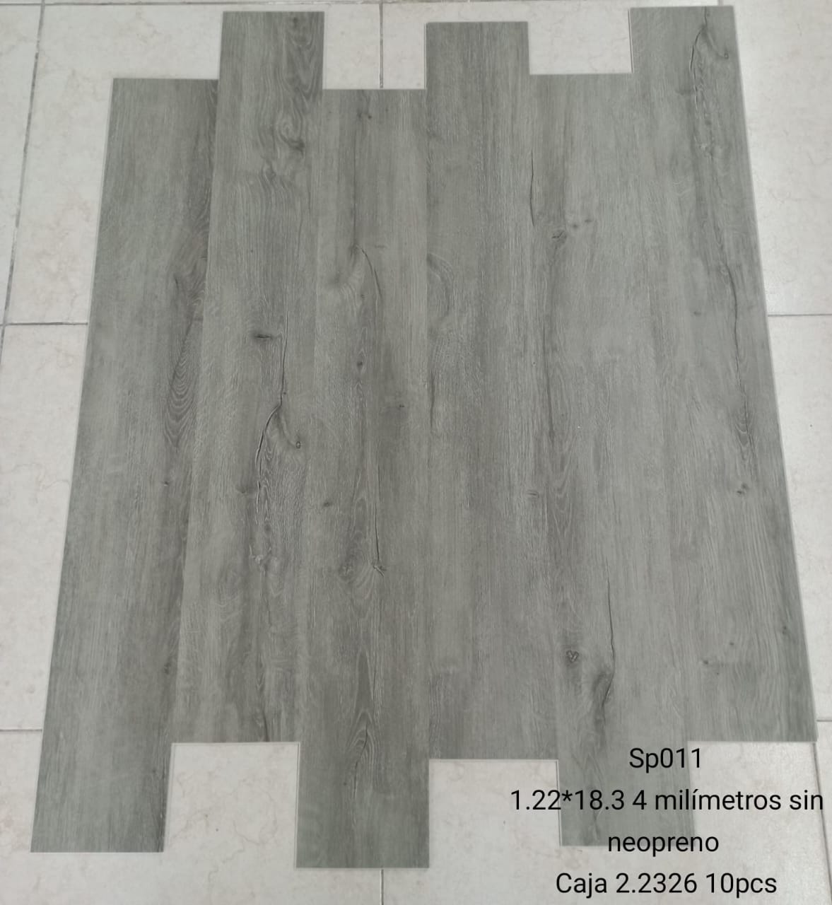 Referencia de piso SPC gris oscuro
