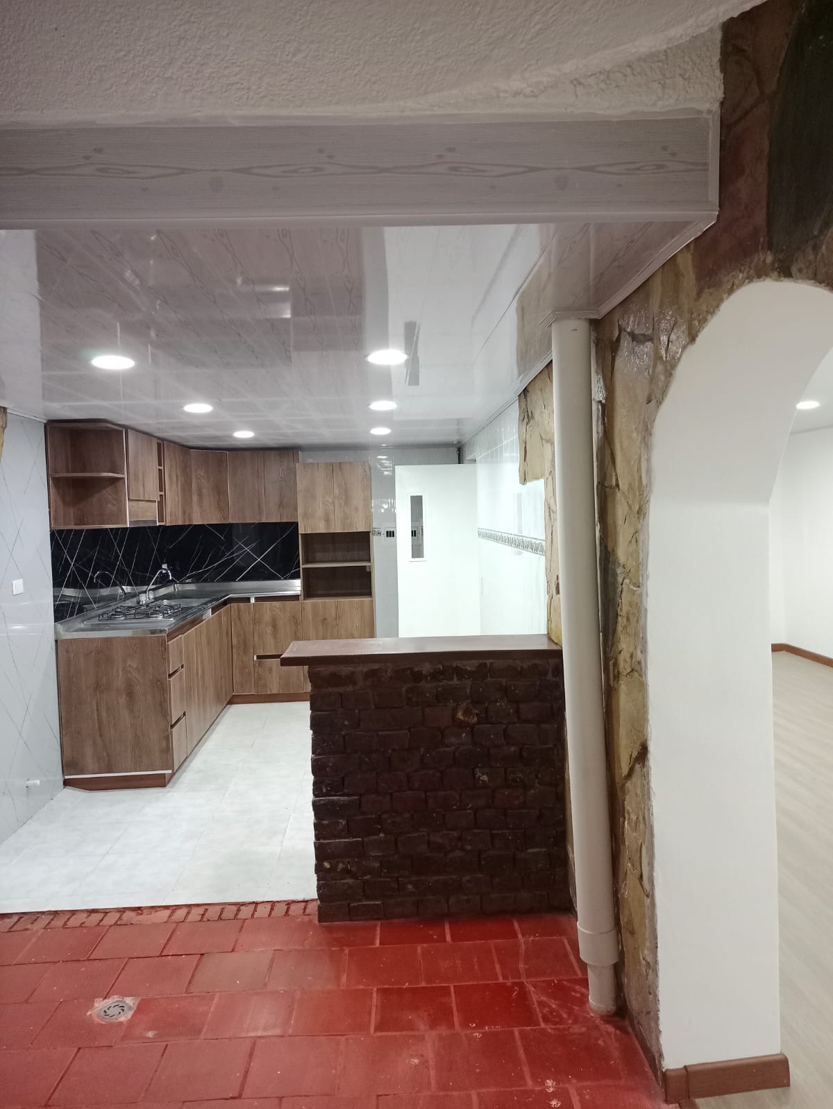 Remodelación integral con techo PVC