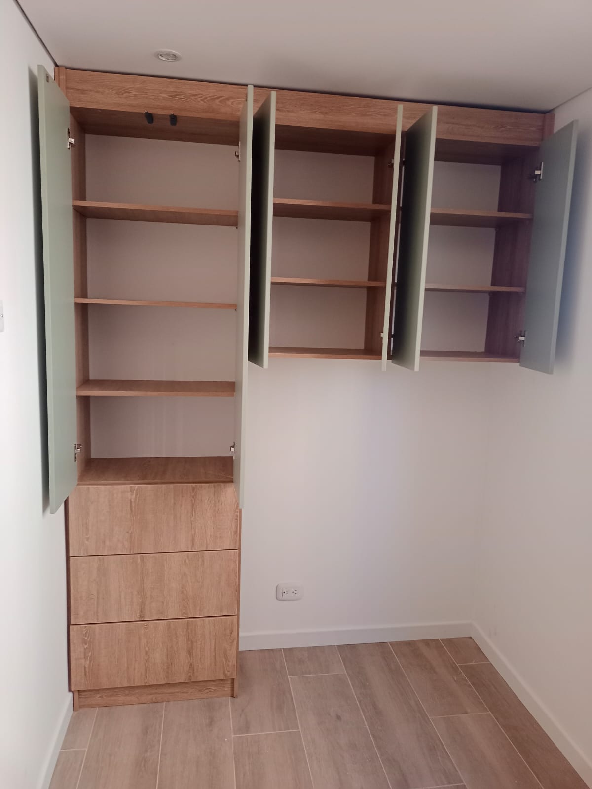 Vestier a la medida terminado por Remodelaciones Espejo